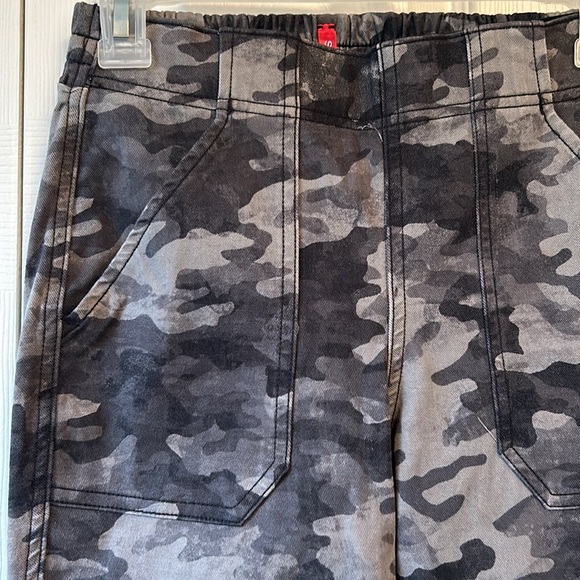 Spanx gray camo jogger. Size XS. - Picture 2 of 7
